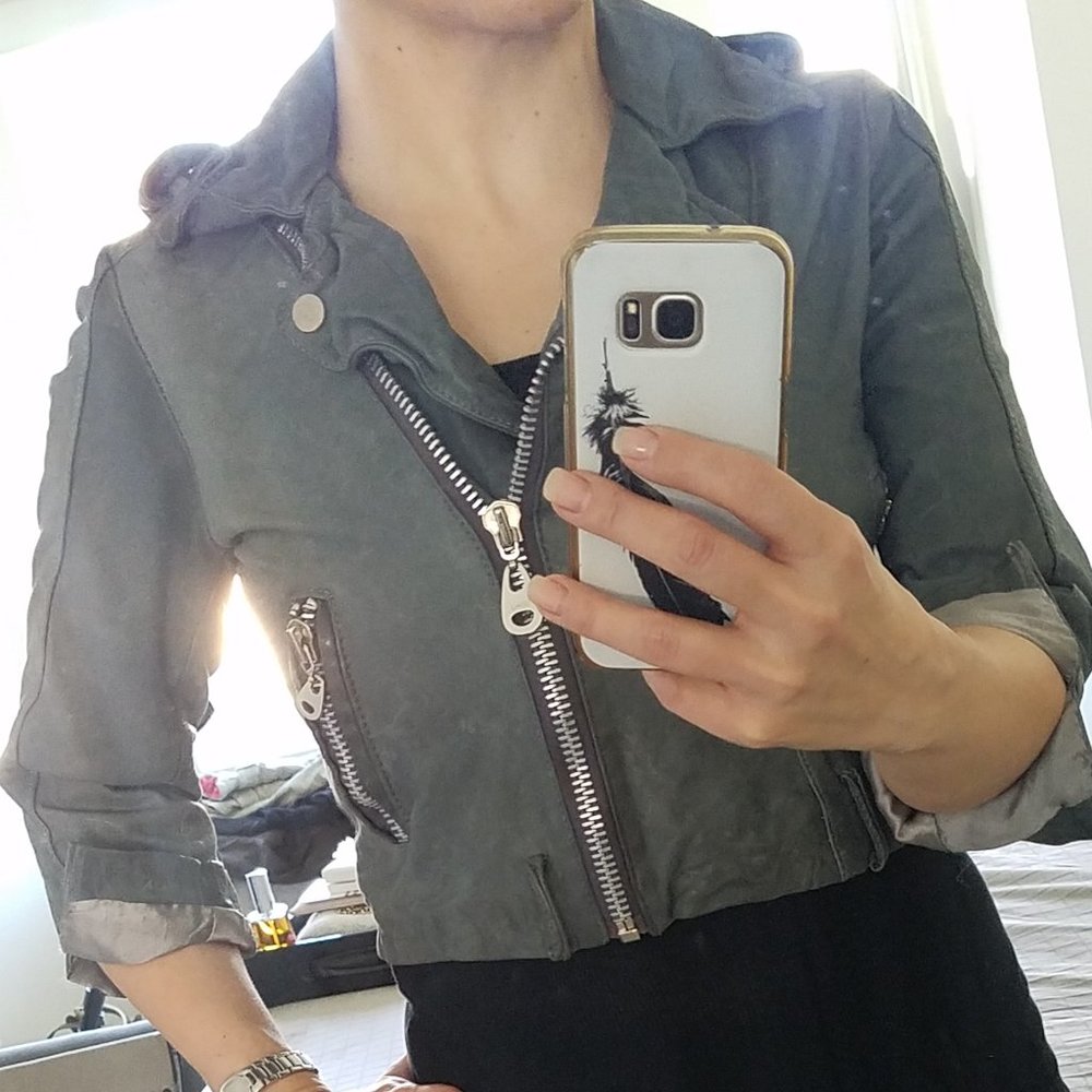 BEAUTIFUL Doma grey cropped Leather jacket! - XS